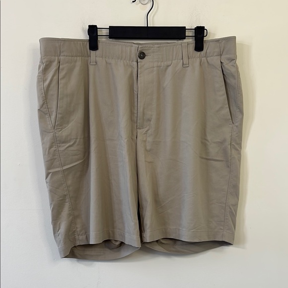 Under Armour Other - Under Armour Men’s Tech Golf Shorts 9.5” Khaki Size 40